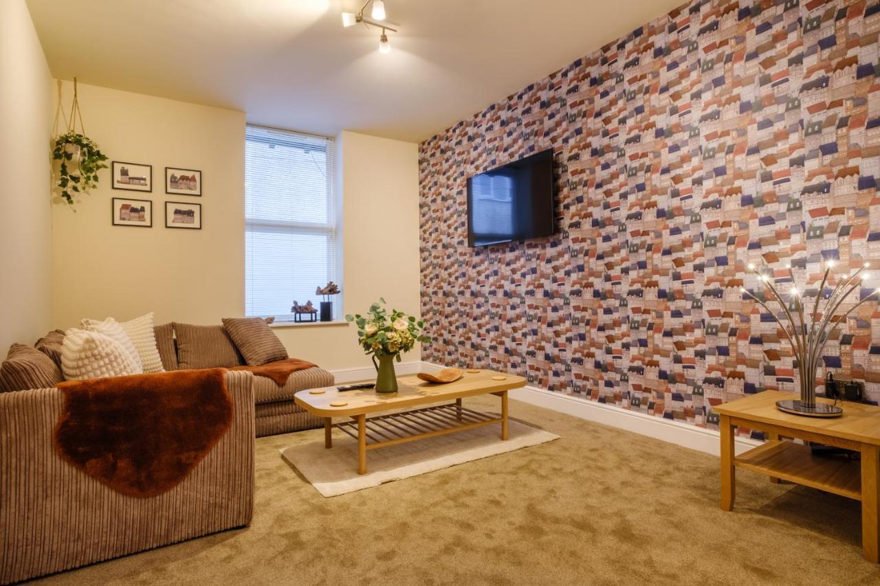 Flat 2, The Old Antiques Warehouse - Free Off-Site Health Club Access With Pool, Sauna, Steam Room & Gym Bowness-on-Windermere Buitenkant foto